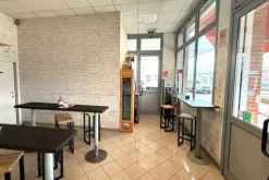 #2638601 Area di rifornimento con negozio e lavaggio