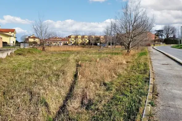 #20196 Area edificabile 918 mq in comparto residenziale