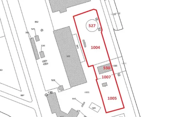 #24256 Area industriale con torre di raffreddamento