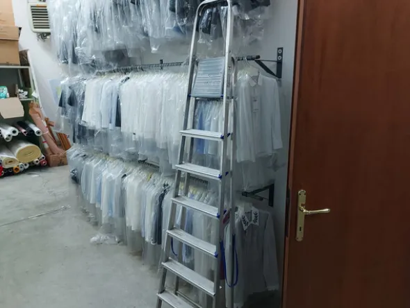 150#7915 Area negozio show room e vani accessori