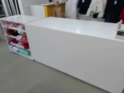 150#7915 Area negozio show room e vani accessori