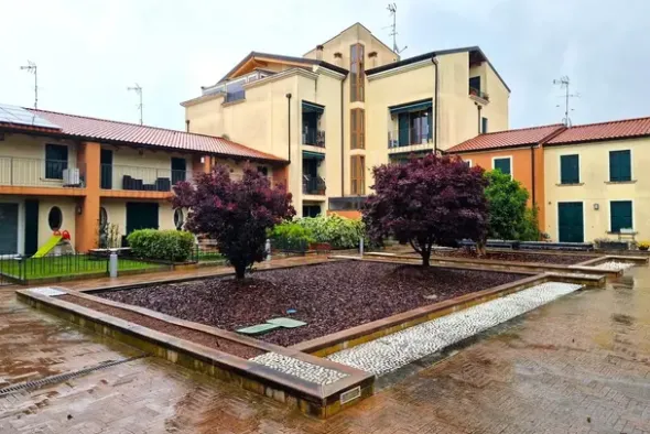 #23780 Area urbana adibita a giardino condominiale