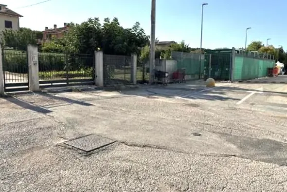 #2538020 Area urbana a strada con servitù di passaggio