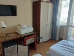 4#8402 Arredamento camere hotel
