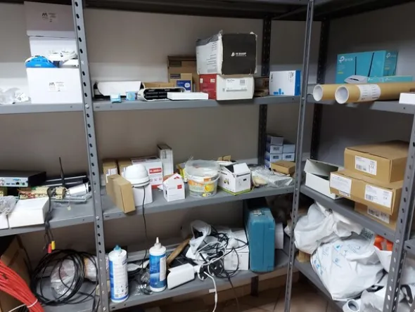 1#7967 Arredamento e attrezzatura da ufficio
