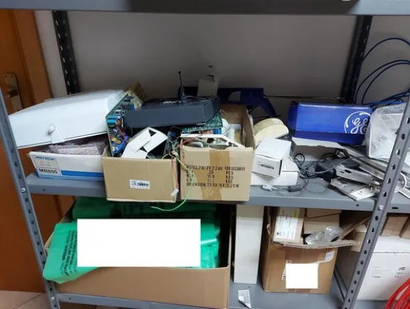 1#7967 Arredamento e attrezzatura da ufficio