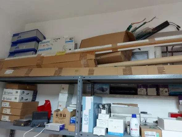1#7967 Arredamento e attrezzatura da ufficio