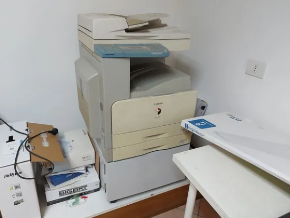 1#7967 Arredamento e attrezzatura da ufficio