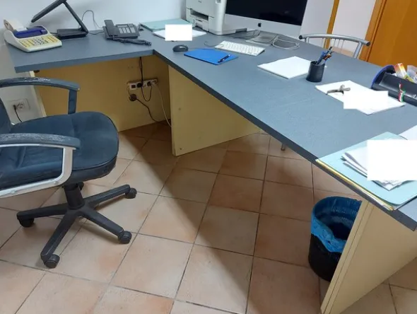 1#7967 Arredamento e attrezzatura da ufficio
