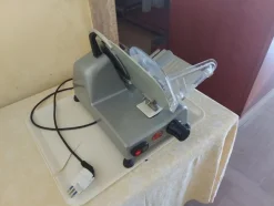 2#8402 Arredamento e attrezzature da bar di albergo
