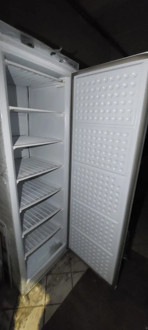 Arredamento e attrezzature per bar