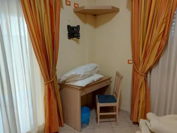 1#8644 Arredamento e beni per struttura turistico alberghiera