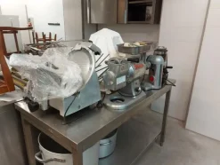 1#8644 Arredamento e beni per struttura turistico alberghiera