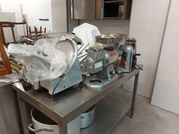 1#8644 Arredamento e beni per struttura turistico alberghiera