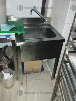 2#8919 Arredamento ed accessori laboratorio pasticceria