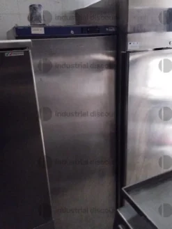 2#8919 Arredamento ed accessori laboratorio pasticceria