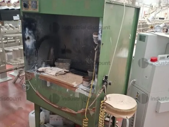 14#9883 Arredamento ed attrezzature per laboratorio calzaturiero