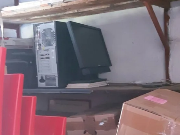 1#8027 Arredamento e macchine per ufficio