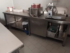 4#8059 Arredamento laboratorio pasticceria