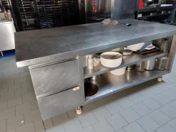 4#8059 Arredamento laboratorio pasticceria