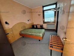 2#8869 Arredamento per albergo