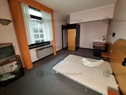 2#8869 Arredamento per albergo