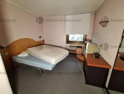 2#8869 Arredamento per albergo