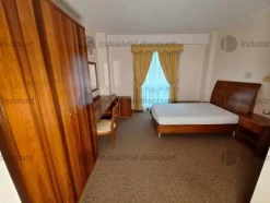 3#8869 Arredamento per albergo e materiale di ricambio