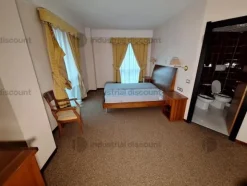 3#8869 Arredamento per albergo e materiale di ricambio