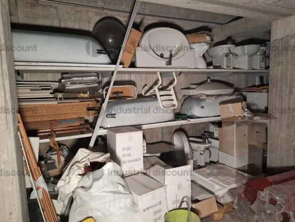 3#8869 Arredamento per albergo e materiale di ricambio