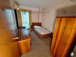 3#8869 Arredamento per albergo e materiale di ricambio