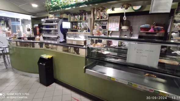 arredamento per il bar bancone e retrobanco
