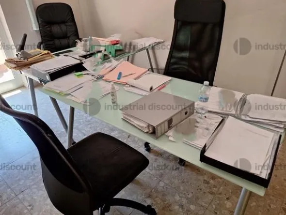 1#9621 Arredamento per negozio