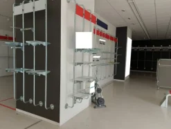 1#8185 Arredamento per negozio