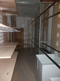 1#8185 Arredamento per negozio
