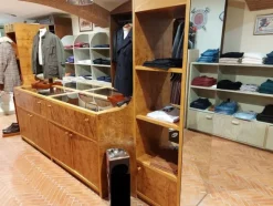 2#8071 Arredamento per negozio