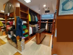 2#8071 Arredamento per negozio