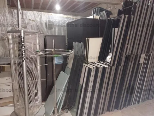 5#8748 Arredamento per negozio