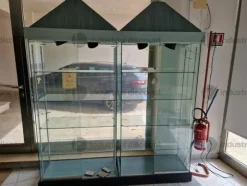 5#8748 Arredamento per negozio