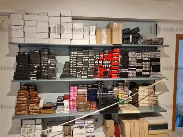 5#8748 Arredamento per negozio