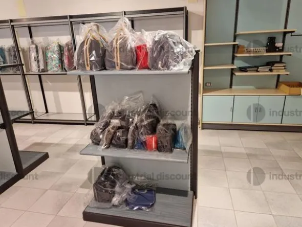 5#8748 Arredamento per negozio