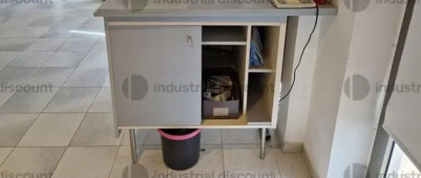 5#8748 Arredamento per negozio