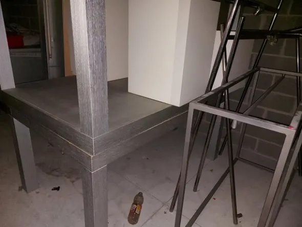 1#8182 Arredamento per negozio di abbigliamento