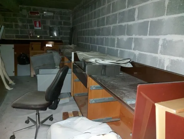 1#8182 Arredamento per negozio di abbigliamento