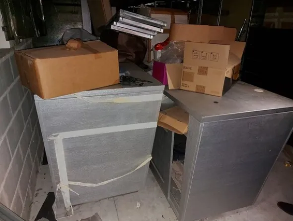 1#8182 Arredamento per negozio di abbigliamento
