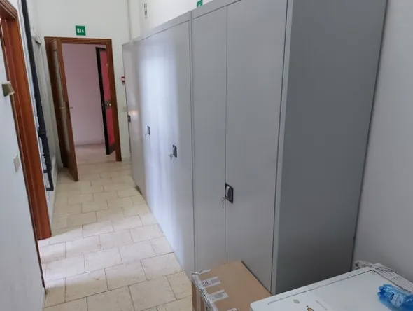 156#7915 Arredamento per ufficio