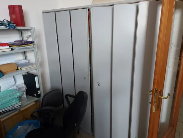 156#7915 Arredamento per ufficio