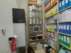 156#7915 Arredamento per ufficio