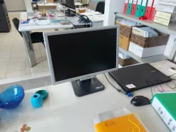 159#7915 Arredamento per ufficio