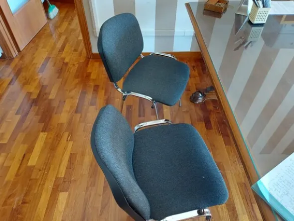154#7915 Arredamento per ufficio